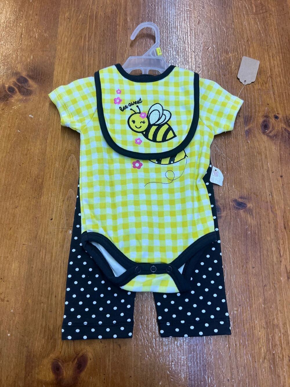Bee‑Themed Baby Outfit – Onesie, Bib & Polka Dot Pants NWT – 0–6M